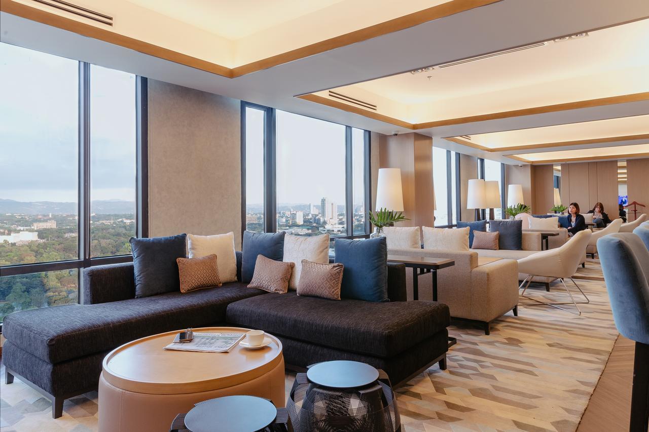 Seda Vertis North Quezón by Eksteriør bilde Club Lounge at Tokyo International Airport